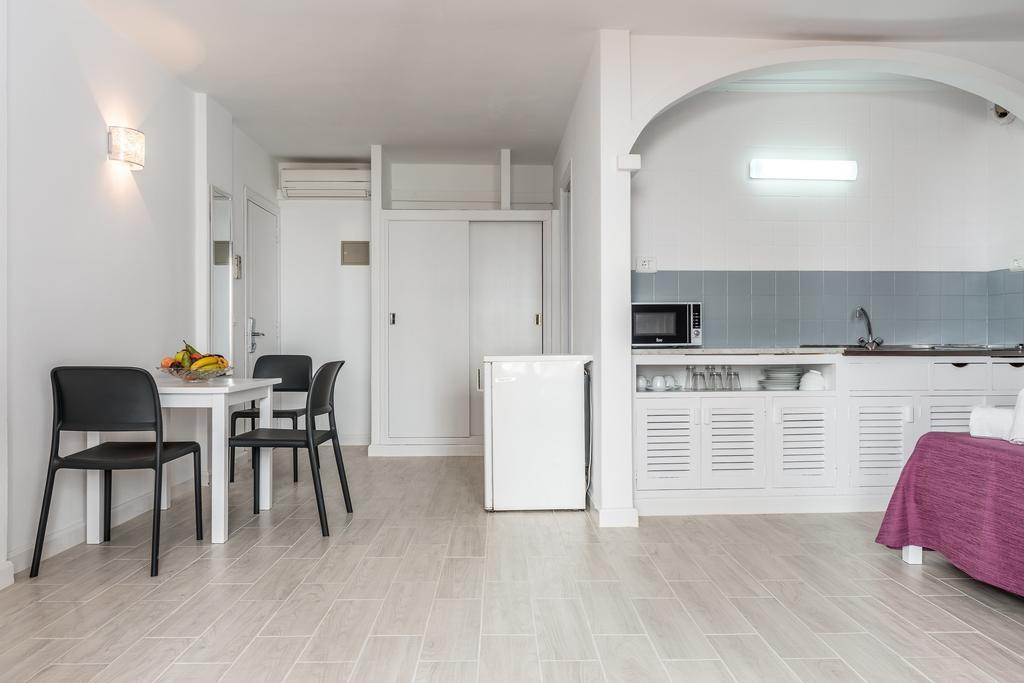 Apartamentos Orosol 2 By Typic Hotels سان أنطونيو المظهر الخارجي الصورة