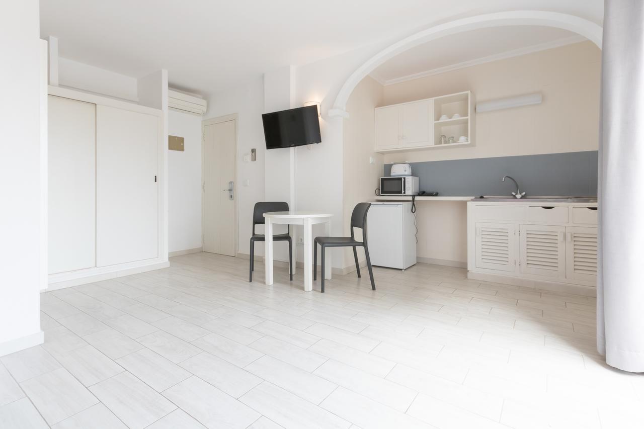 Apartamentos Orosol 2 By Typic Hotels سان أنطونيو المظهر الخارجي الصورة