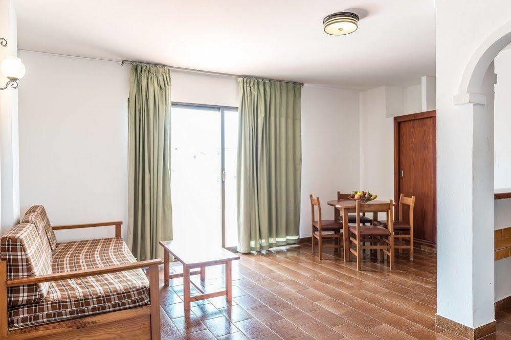 Apartamentos Orosol 2 By Typic Hotels سان أنطونيو المظهر الخارجي الصورة