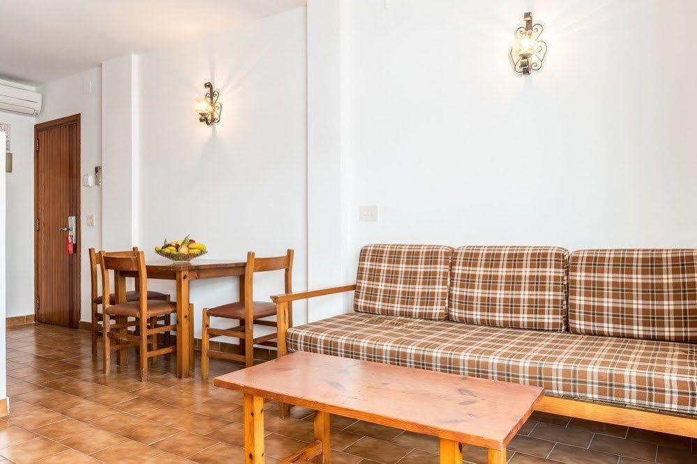 Apartamentos Orosol 2 By Typic Hotels سان أنطونيو المظهر الخارجي الصورة