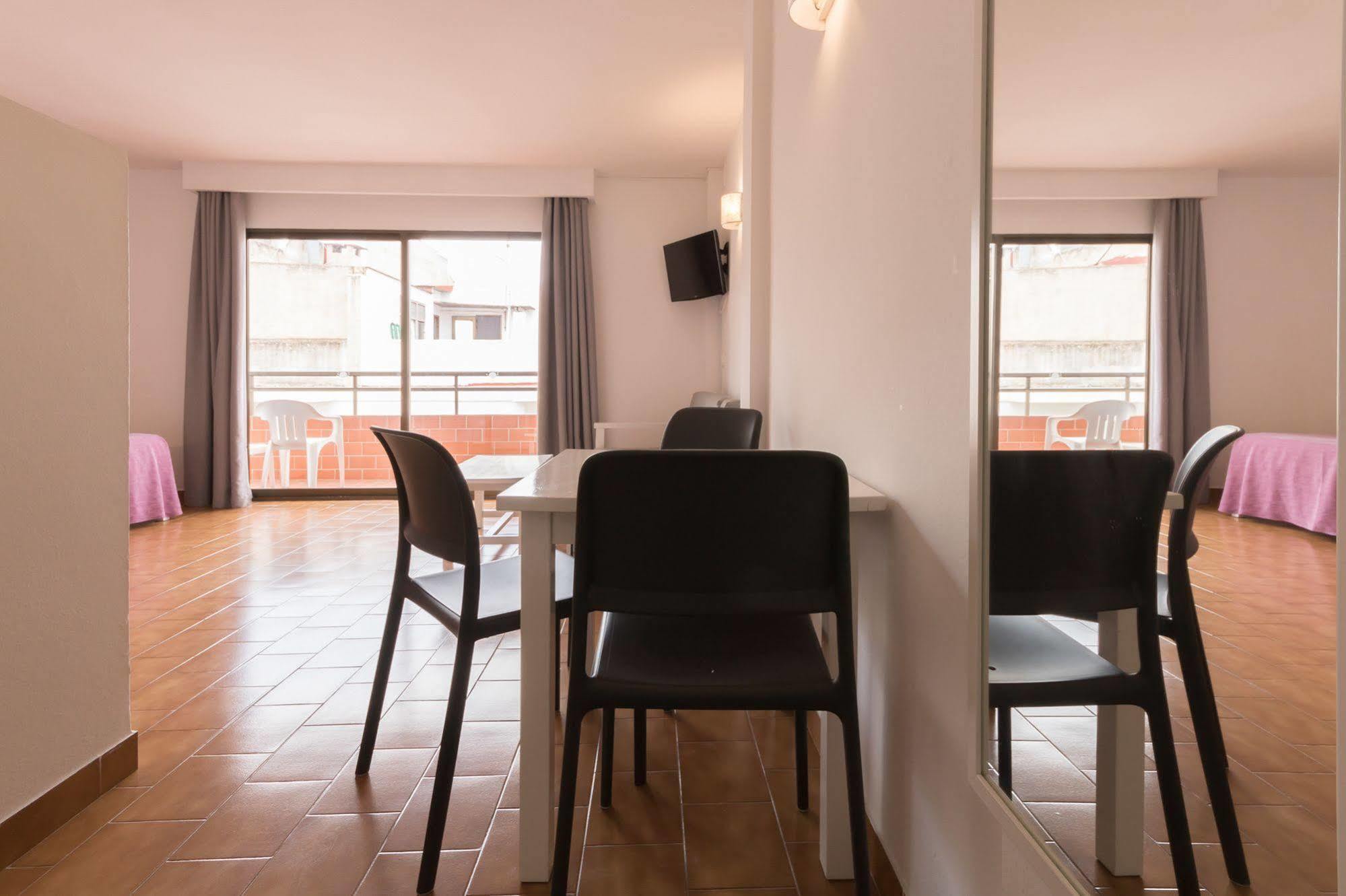 Apartamentos Orosol 2 By Typic Hotels سان أنطونيو المظهر الخارجي الصورة
