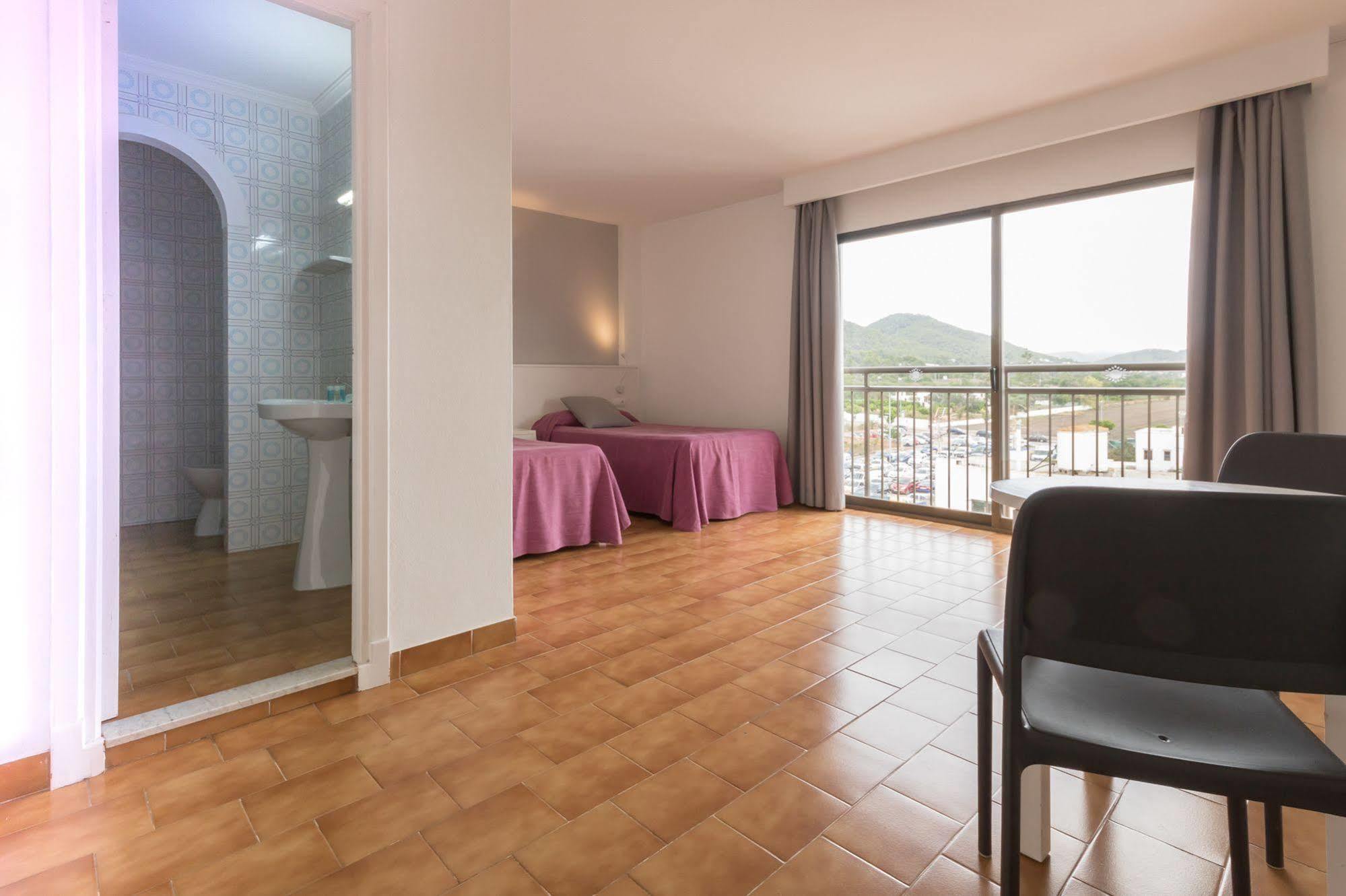 Apartamentos Orosol 2 By Typic Hotels سان أنطونيو المظهر الخارجي الصورة