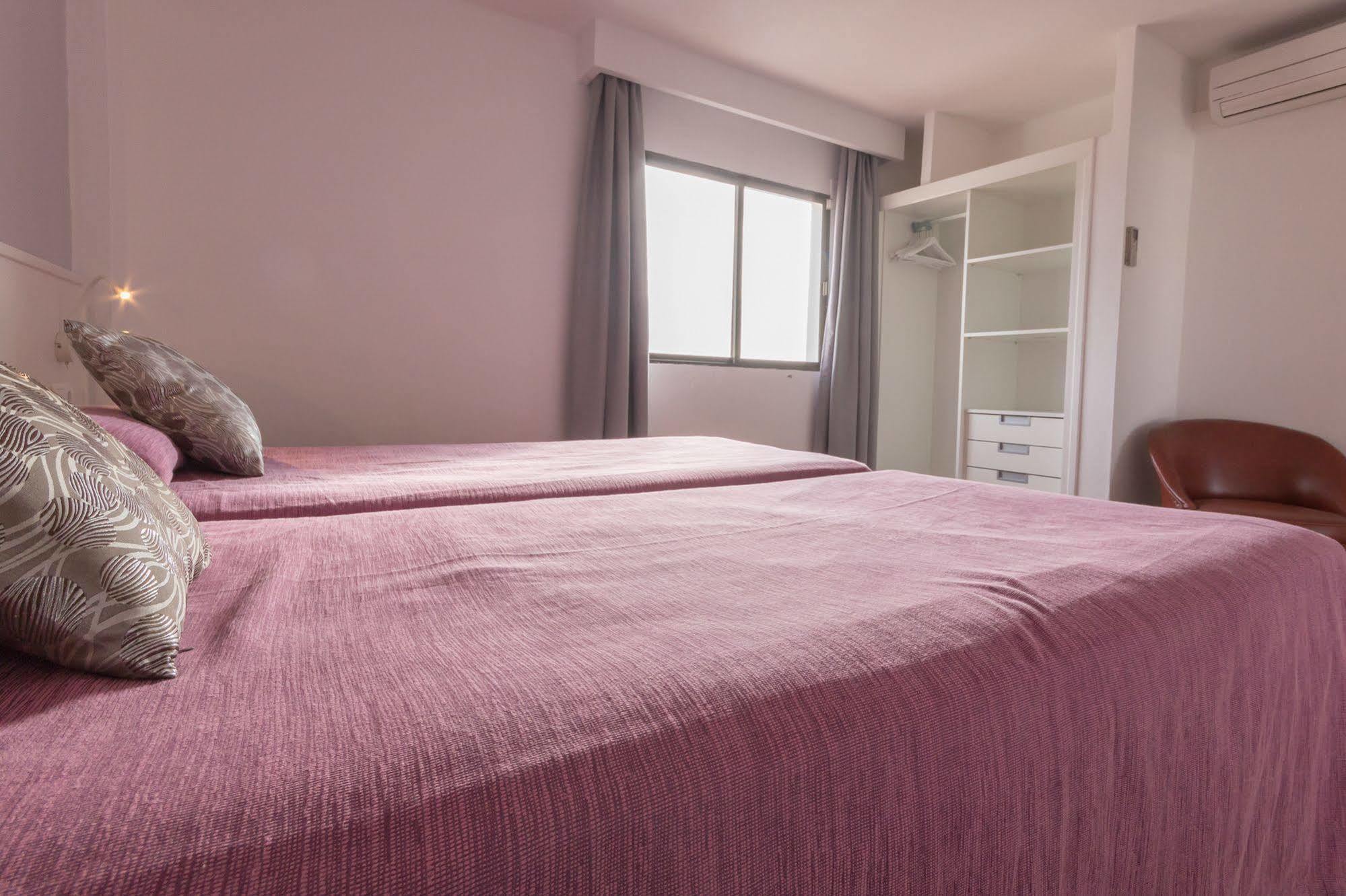 Apartamentos Orosol 2 By Typic Hotels سان أنطونيو المظهر الخارجي الصورة