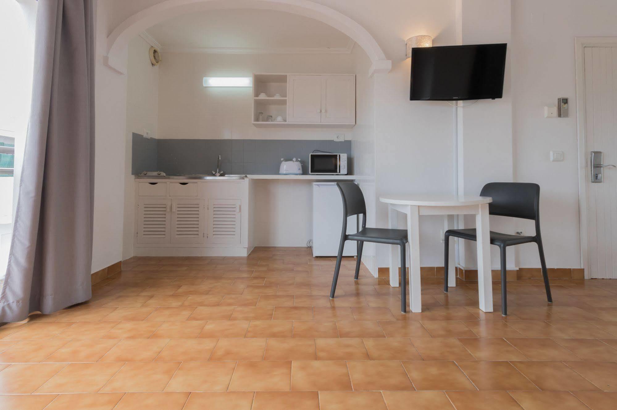 Apartamentos Orosol 2 By Typic Hotels سان أنطونيو المظهر الخارجي الصورة