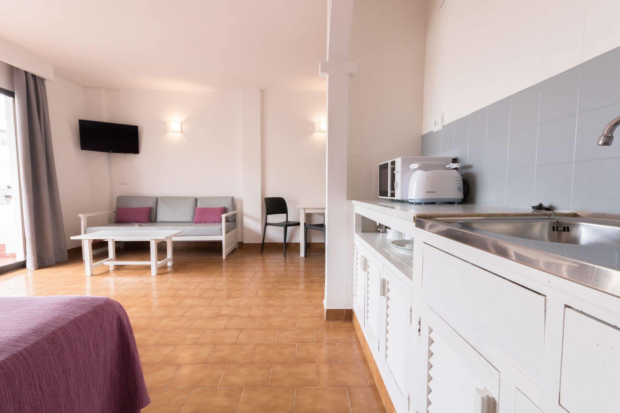 Apartamentos Orosol 2 By Typic Hotels سان أنطونيو المظهر الخارجي الصورة