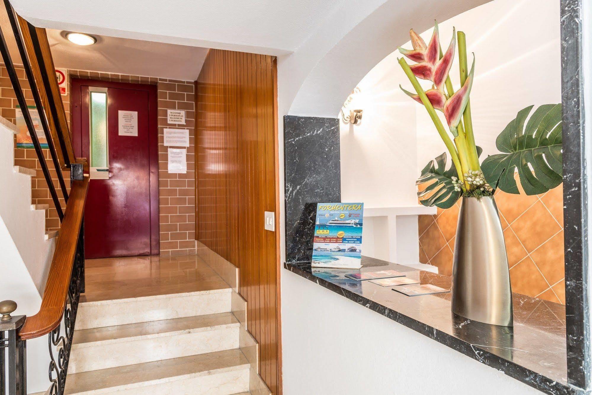 Apartamentos Orosol 2 By Typic Hotels سان أنطونيو المظهر الخارجي الصورة